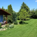 Bequem Eingerichtete Mit Grossem Garten By Interhome