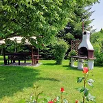 Bequem Eingerichtete Mit Grossem Garten By Interhome 아파트 *