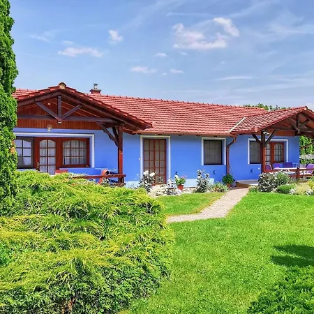 Bequem Eingerichtete Mit Grossem Garten By Interhome Apartament