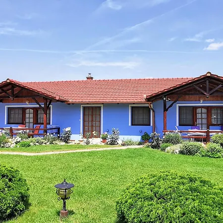 Апартаменты Bequem Eingerichtete Mit Grossem Garten By Interhome