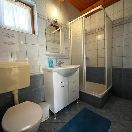 Apartament Bequem Eingerichtete Mit Grossem Garten By Interhome