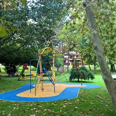 Bequem Eingerichtete Mit Grossem Garten By Interhome *