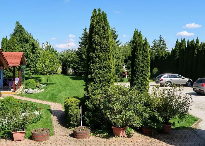 Апартаменты Bequem Eingerichtete Mit Grossem Garten By Interhome