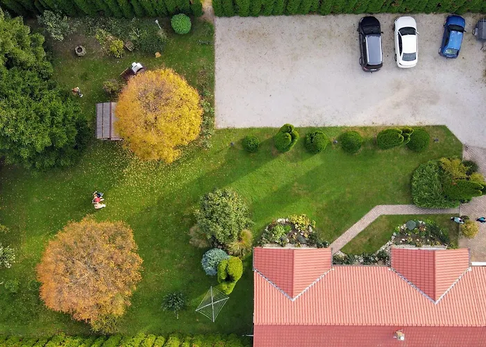 Bequem Eingerichtete Mit Grossem Garten By Interhome