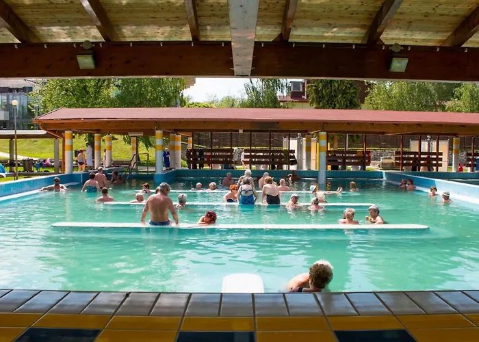 Bequem Eingerichtete Mit Grossem Garten By Interhome